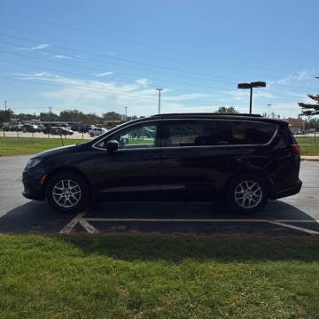 2020 CHRYSLER VOYAGER