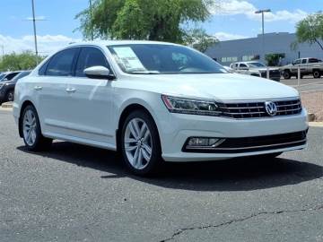 2017 VOLKSWAGEN PASSAT