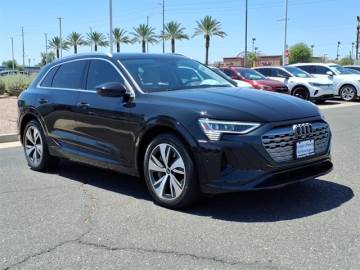 2024 AUDI Q8