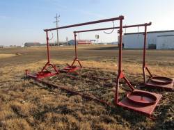 2026 RANCHERS LIVESTOCK EQUIPMENT CATTLE RUB W/MINERAL BARREL HOLDERS