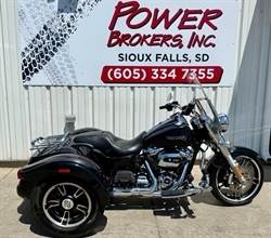 2017 HARLEY DAVIDSON FLRT Trike Freewheeler