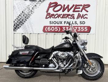2010 HARLEY DAVIDSON FLHRC ROAD KING CLASSIC