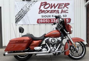 2011 HARLEY DAVIDSON FLHX - STREET GLIDE