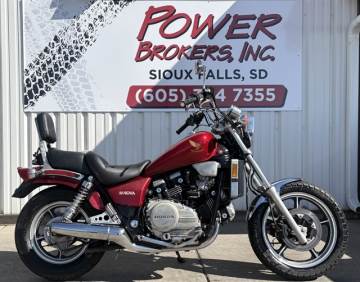 1985 HONDA VF700C MAGNA
