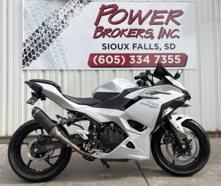 2025 KAWASAKI NINJA EX500 ABS