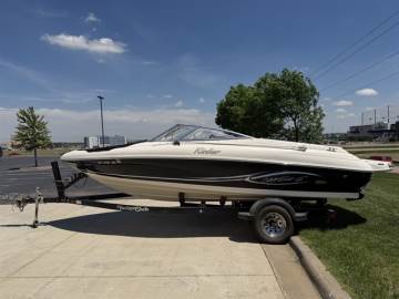 2005 RINKER CAPTIVA 192