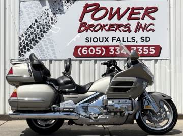 2002 HONDA GOLD WING GL1800