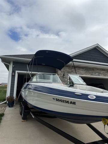 2019 CROWNLINE 205 SS