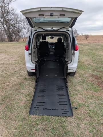 2023 CHRYSLER GRAND VOYAGER