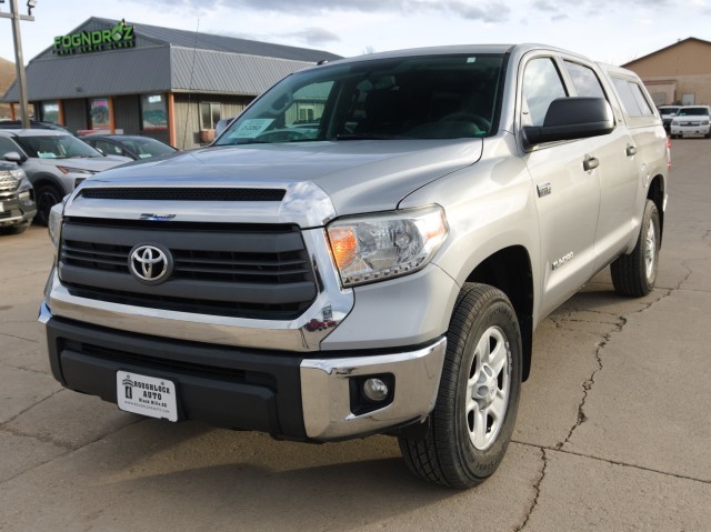 2015 Toyota Tundra SR5's photo