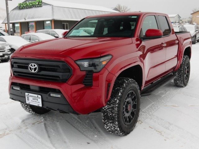 2025 Toyota Tacoma SR5's photo