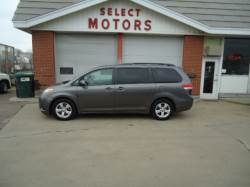 2011 TOYOTA SIENNA