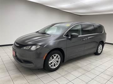 2023 CHRYSLER VOYAGER
