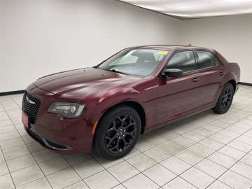 2019 CHRYSLER 300