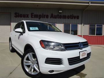2014 VOLKSWAGEN TOUAREG