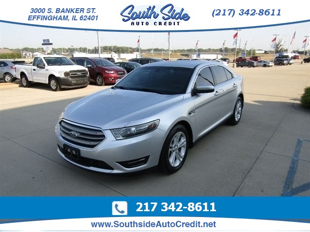 2015 Ford Taurus SEL's photo