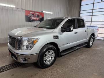 2017 NISSAN TITAN