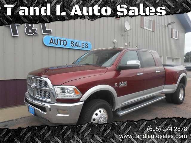 2017 RAM 3500 Laramie 4X4 Crew Cab LWB's photo