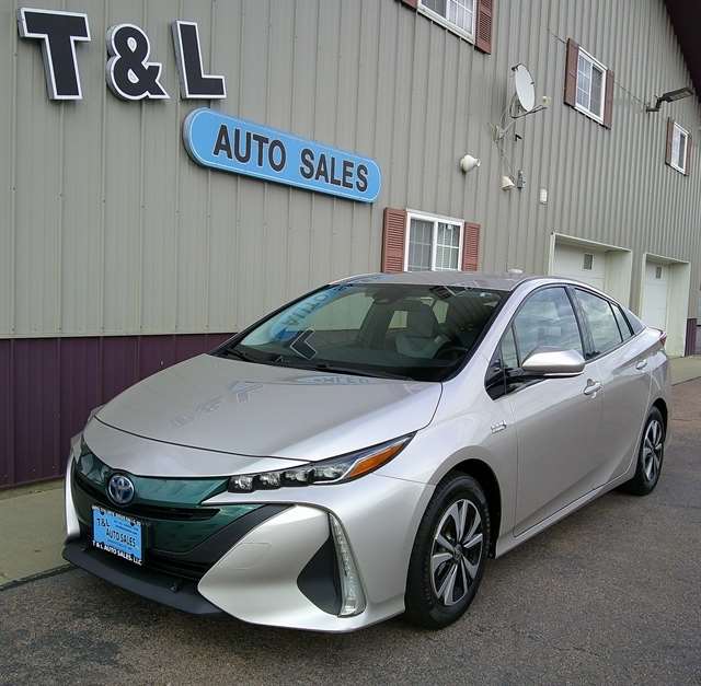 2017 Toyota Prius Prime Plus's photo
