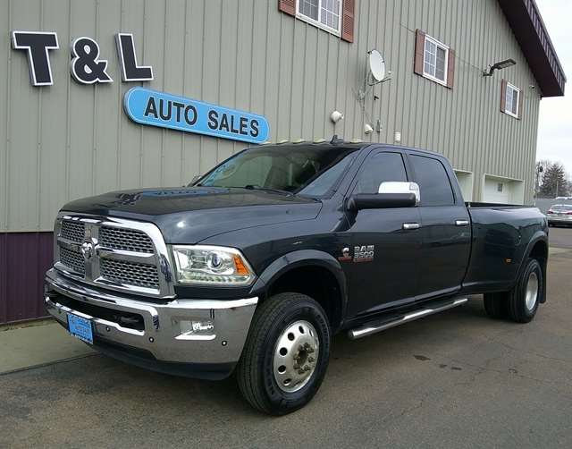 2017 RAM 3500 Laramie 4X4 Crew Cab LWB's photo