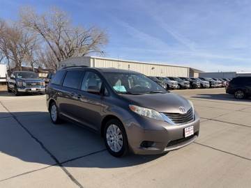 2013 TOYOTA SIENNA