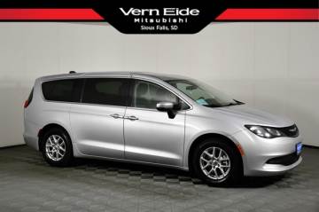2022 CHRYSLER VOYAGER