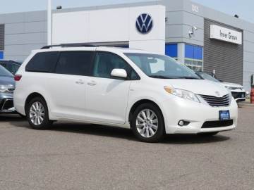 2017 TOYOTA SIENNA