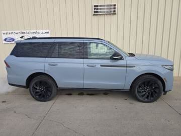 2025 LINCOLN NAVIGATOR