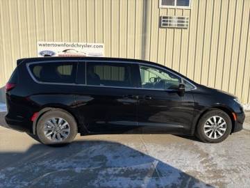 2024 CHRYSLER PACIFICA HYBRID