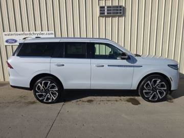 2026 LINCOLN NAVIGATOR