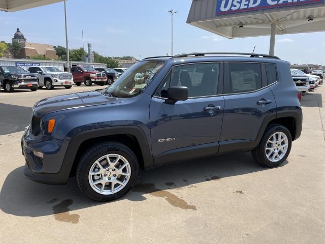 2023 Jeep Renegade Latitude 4x4's photo