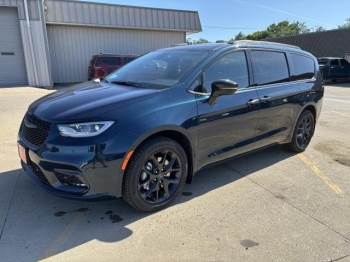 2025 Chrysler Pacifica